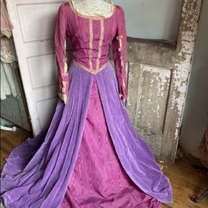 GARB DRESS MEDIEVAL RENAISSANCE PRINCESS QUEEN ROYALTY LARP SIZE 4 SCA PINK